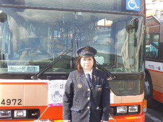 路線バス担当の女性運転士